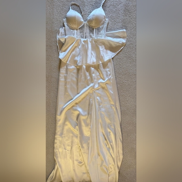 White Bustier Maxi Dress - Picture 11 of 11